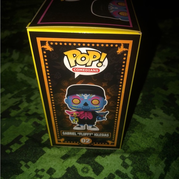 Gabriel Fluffy Iglesias 02  Blacklight  Edition - Picture 3 of 6